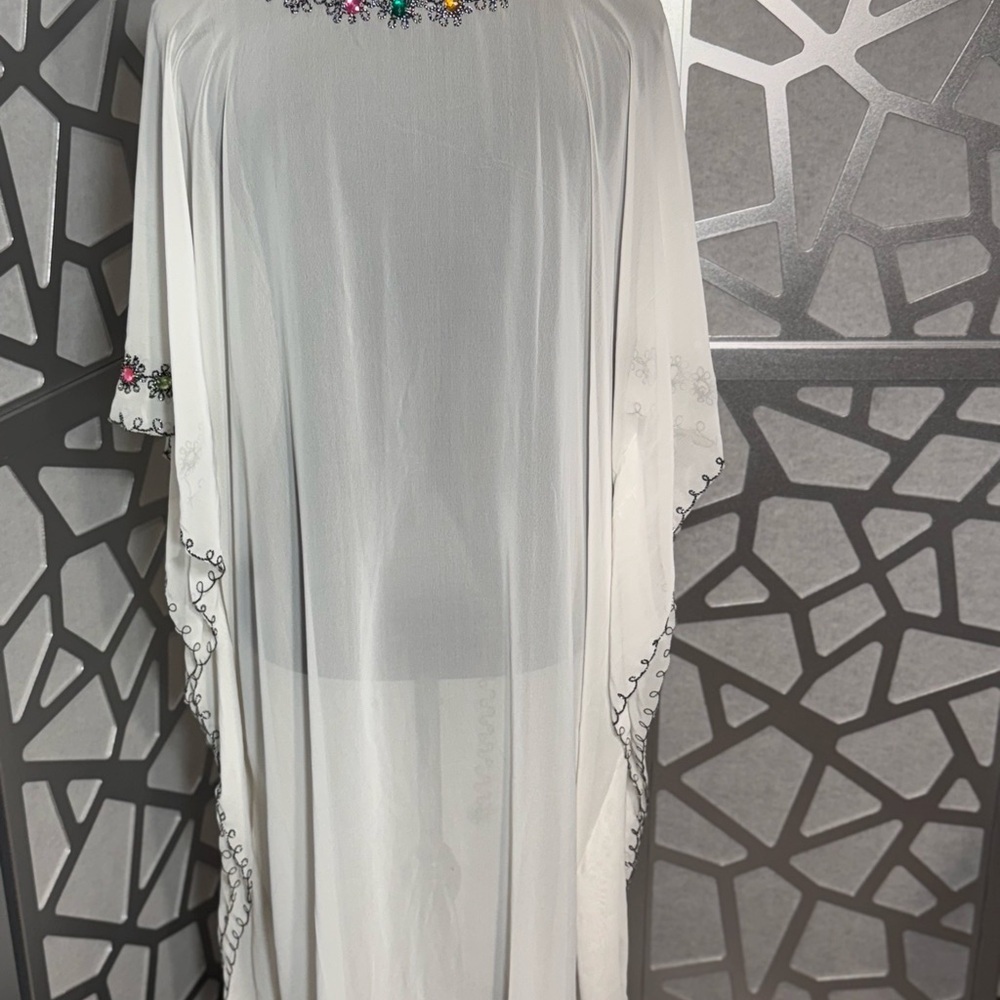 Embellished White Kaftan Dress – One Size – Beaded & Embroidered - Picture 4 of 10